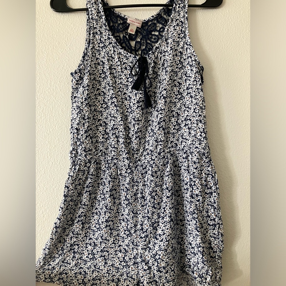 🌸 3/$15 EUC Cape juby romper